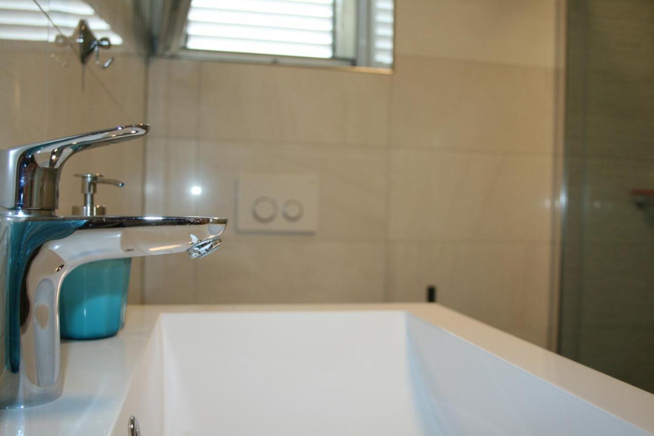 White Anchor Apartman Vodice Kültér fotó