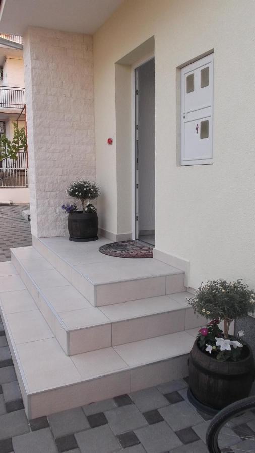 White Anchor Apartman Vodice Kültér fotó